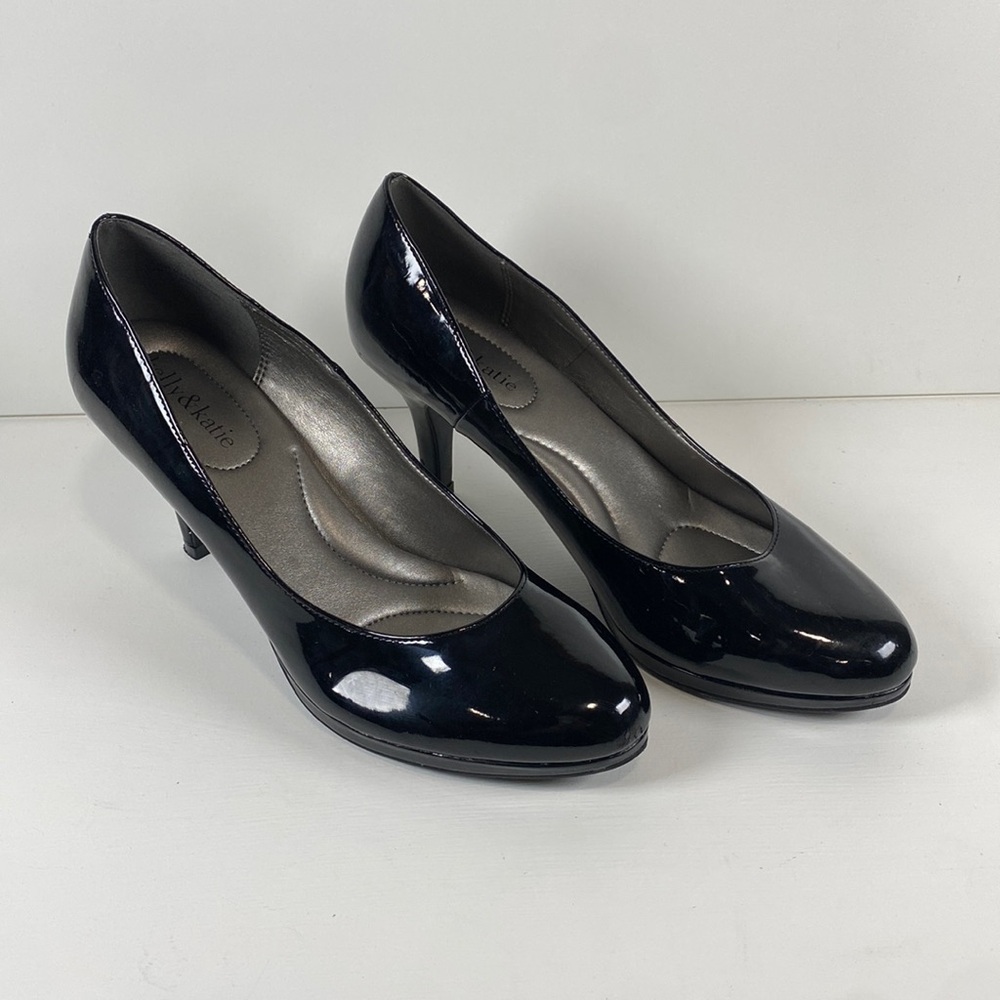 Kelly & Katie black shiny heels‎